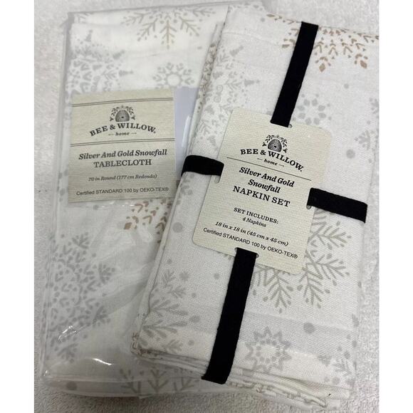 Bee & Willow Matching Napkin & Tablecloth Set 4 18”x18” Nap & 70” Rd Cloth Snow - Picture 1 of 11